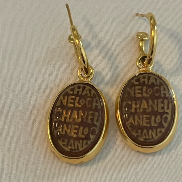 Authentic classic earrings